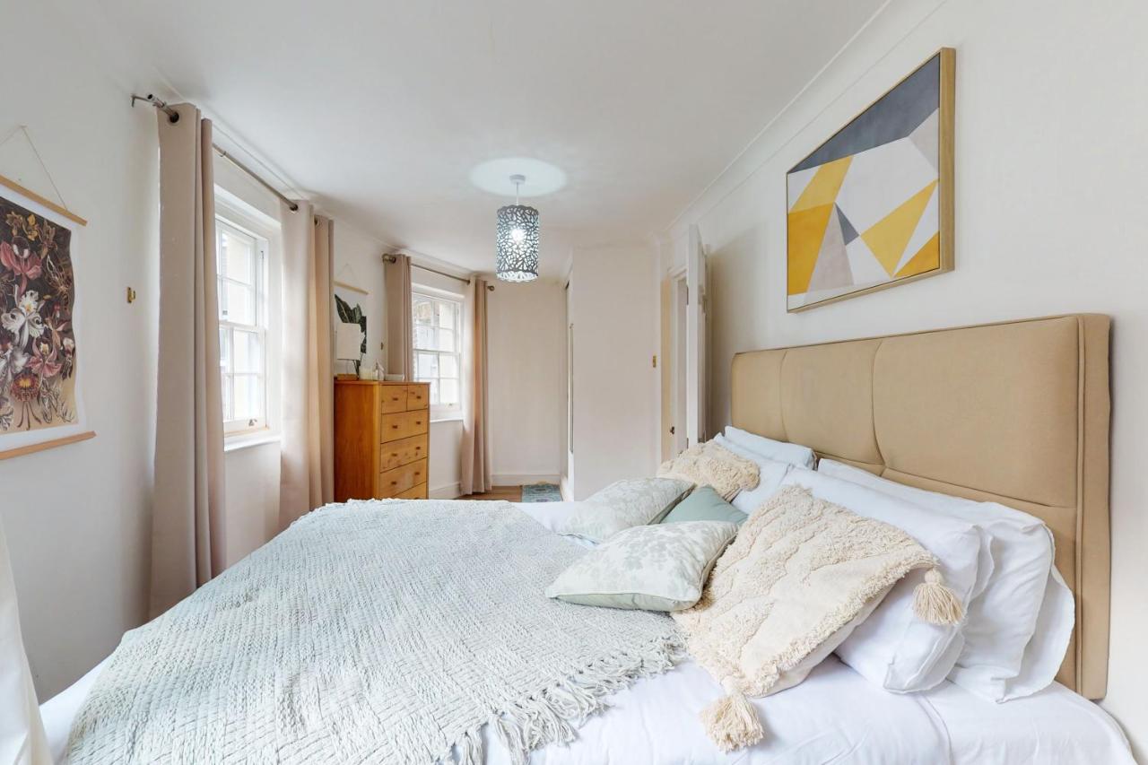 Park Lane - Clarges Street Apartament *